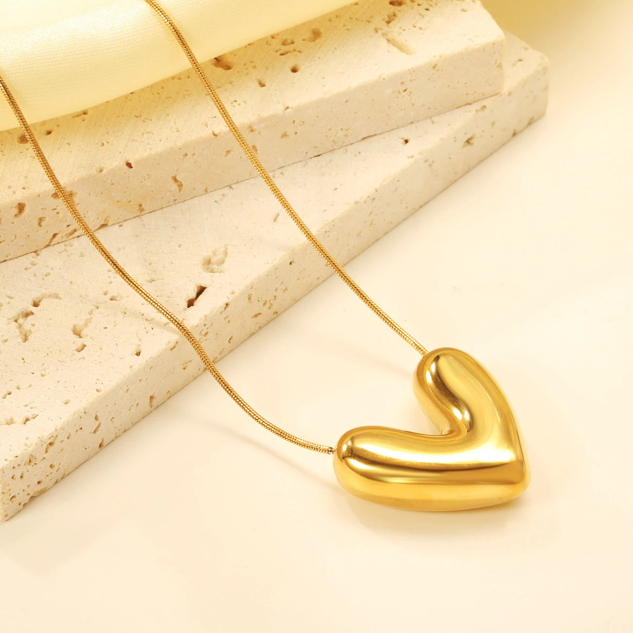 COLLAR BIG HEART