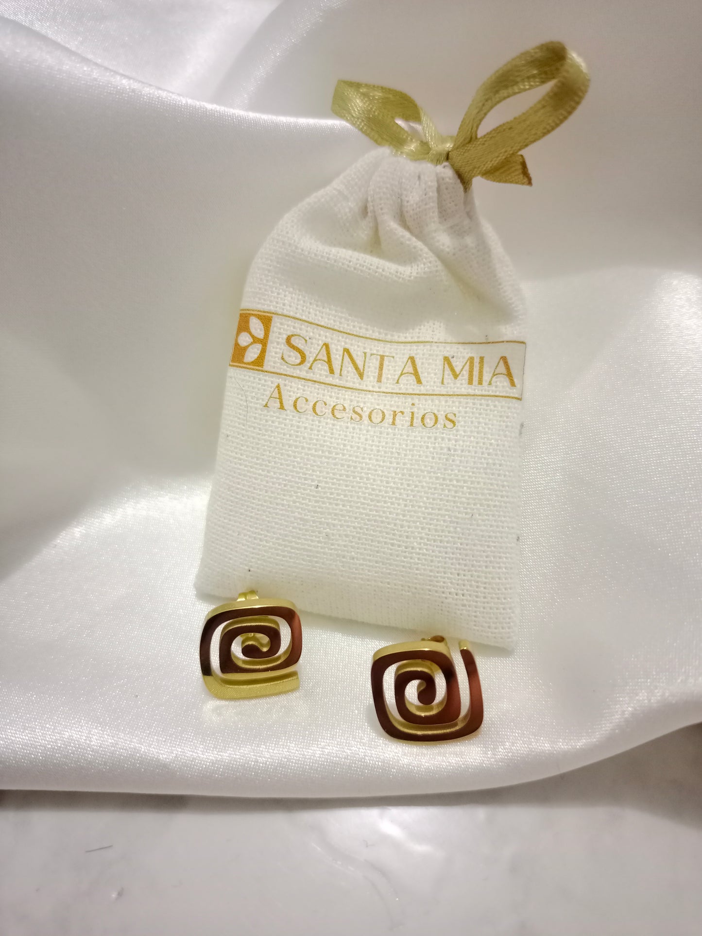 PENDIENTES PEQUEÑA ESPIRAL